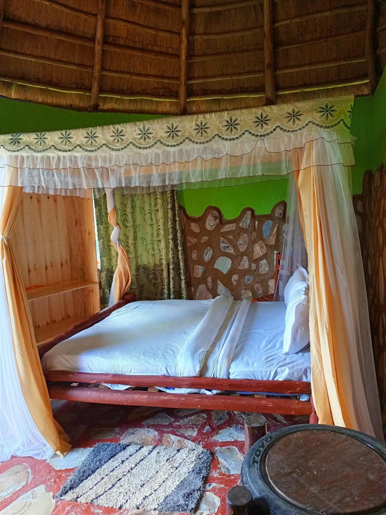 Paradise Eco-Hub Kabale Exterior foto